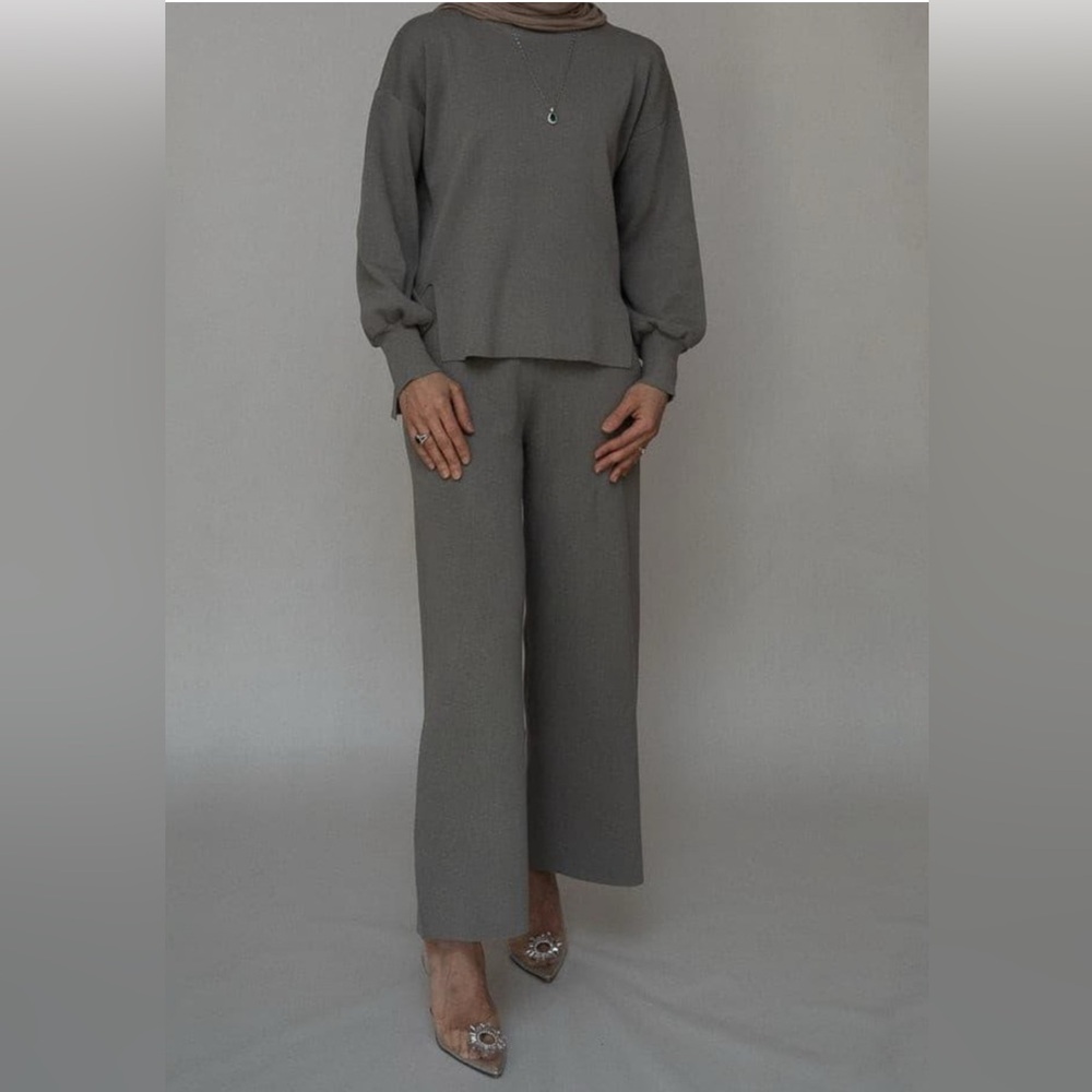 Women’s 2 Piece Knit Lounge Set- NWOT